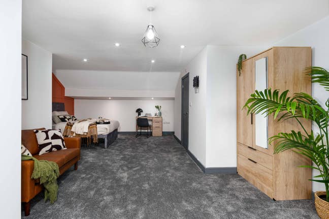 Spacious New Rooms | All Bills inc | Furnished  Main Photo