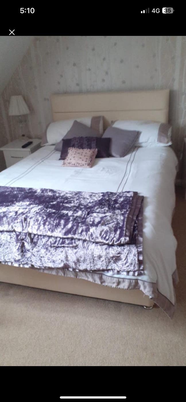 Double room in a beautiful house shared with one Main Photo