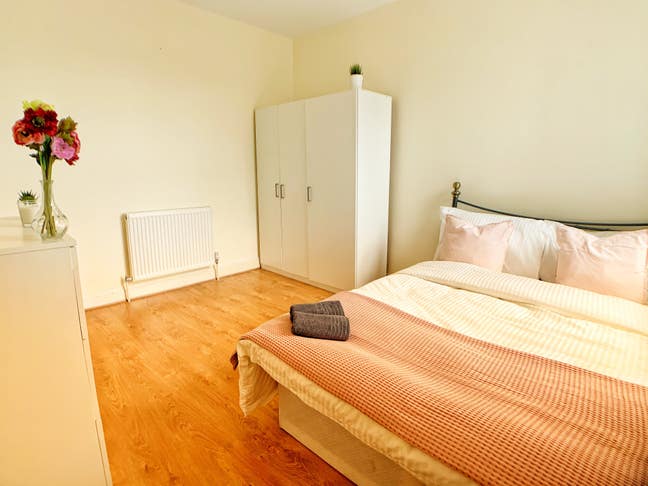 Ensuite Room – Few Min Walk to Station 🚇 Main Photo