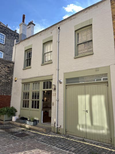 Beautiful mews House in the heart of Marylebone Main Photo