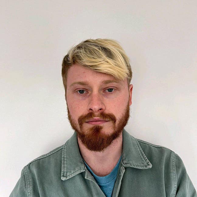 Professional Male seeks a single or double room Main Photo