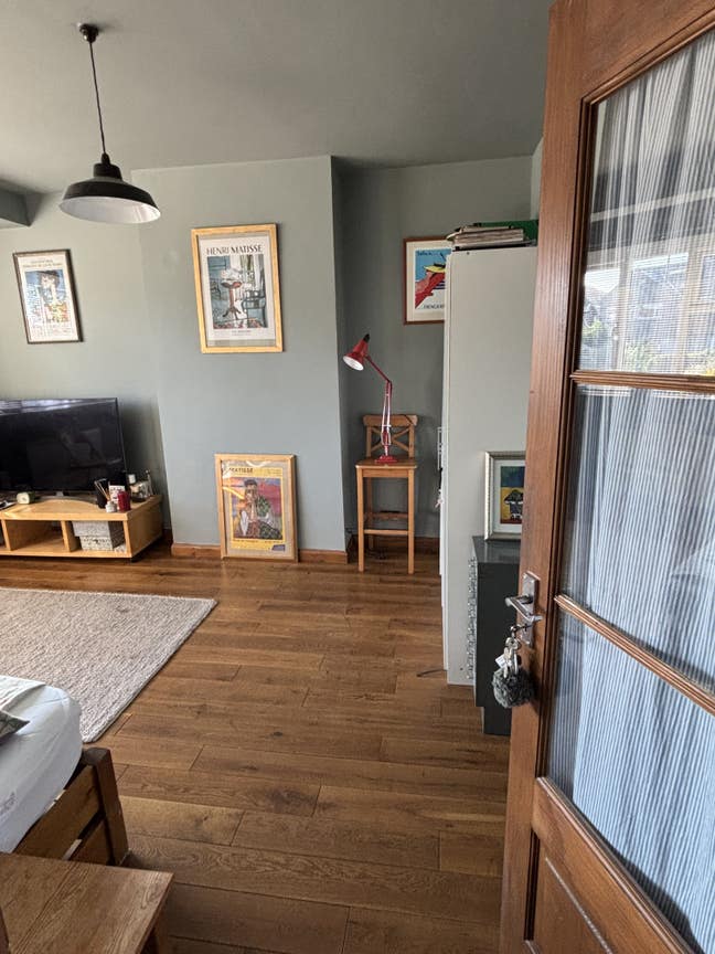 Bright and quiet double room Main Photo