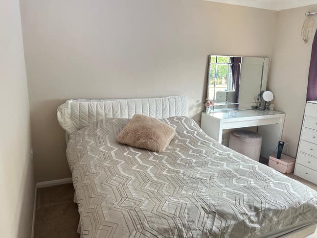 Beautiful house and a lovely Double room available Main Photo