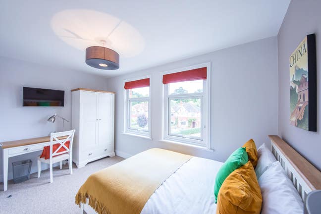 Beautiful Home with a Huge Communal Area Main Photo