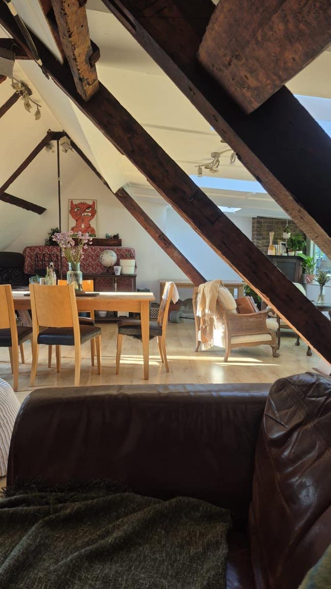 Room available in huge character flat ✨️ Main Photo
