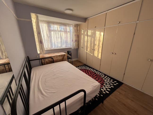 Large Double Room for Single Occupancy Main Photo