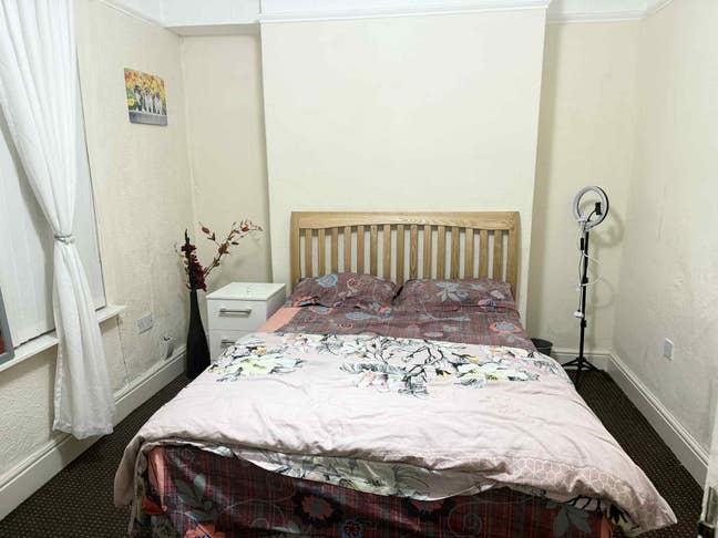 Room available for Rent Main Photo