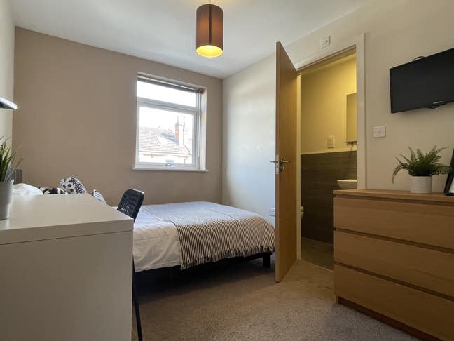 Worcester Double En-suite Main Photo