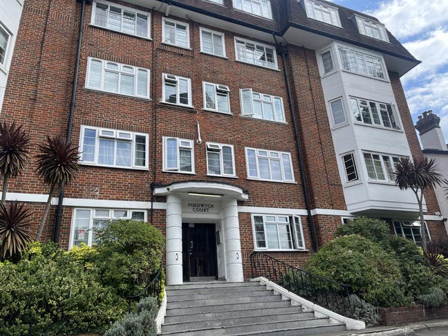 Double bedroom near Kilburn station Main Photo