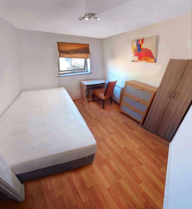 Amazing location close to Canary Wharf Main Photo