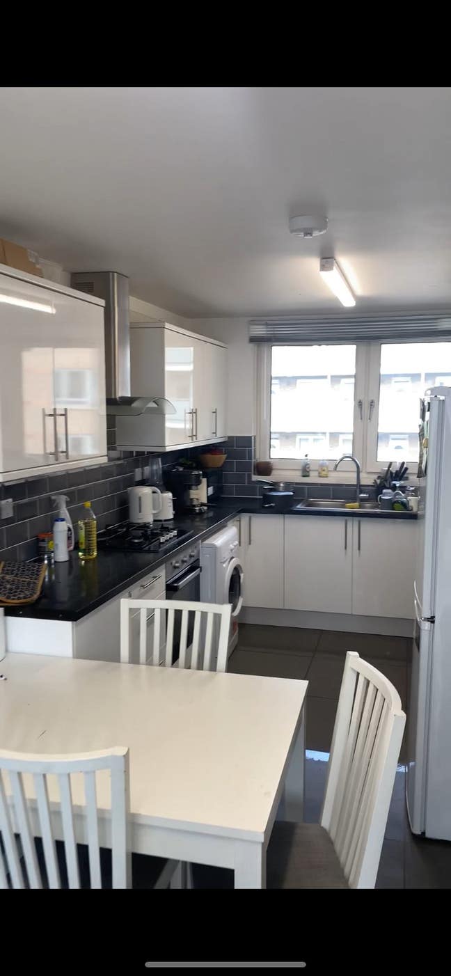 Double Room in Bethnal Green all Girl Flat Main Photo