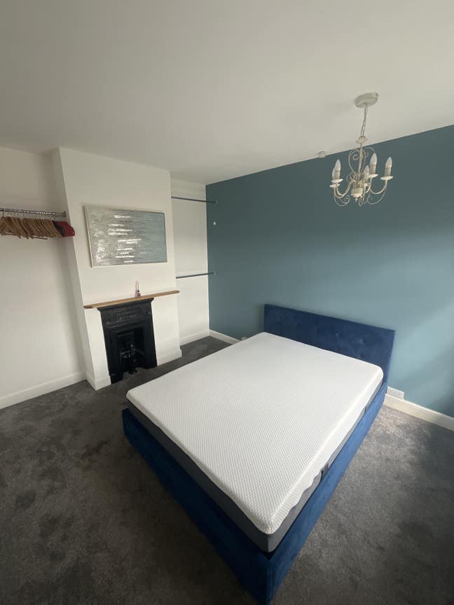 Female lodger preferred Town Centre double room Main Photo