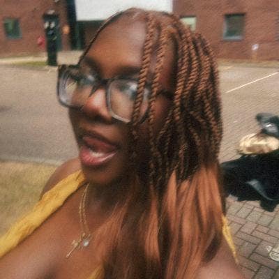 Hi! I’m Shola, I’m 24 and finishing my Ma... Main Photo