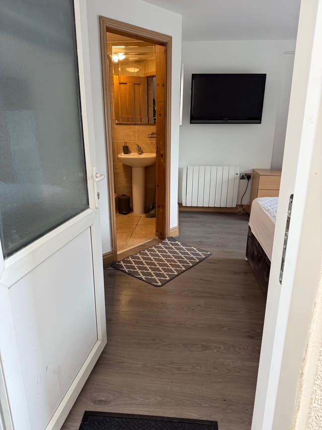 Lovely studio flat for rent Main Photo