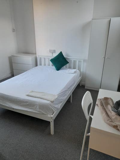 Single and Double rooms available.  Main Photo