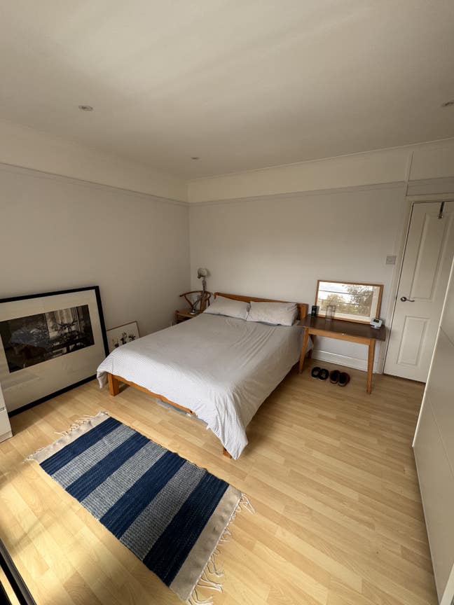 1 bedroom available for a 2 bed flat in Canonbury Main Photo