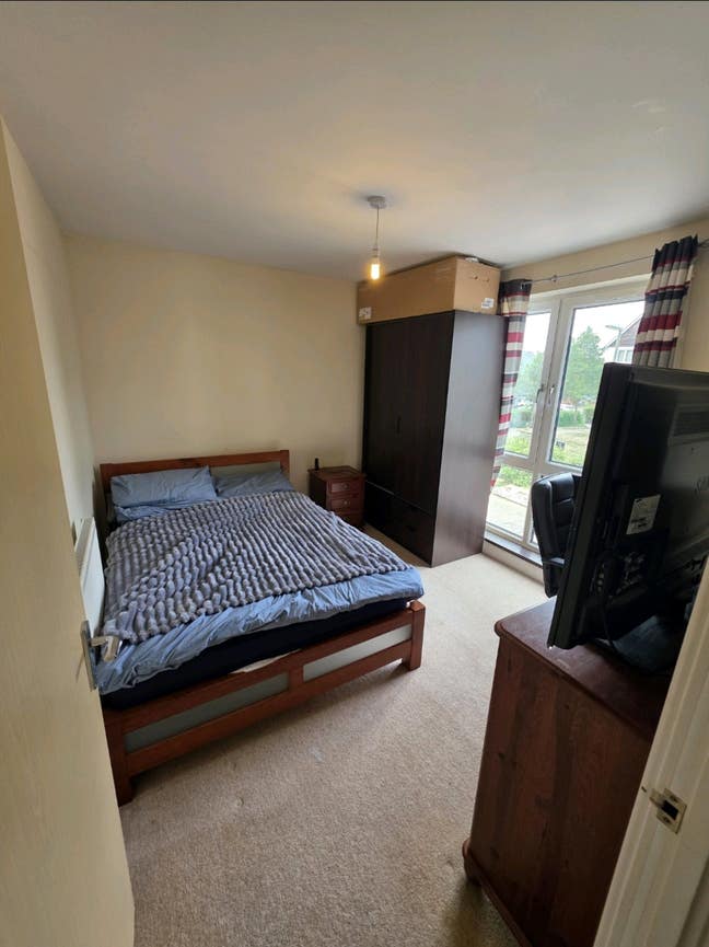Bright, double room with own bathroom - £625  Main Photo