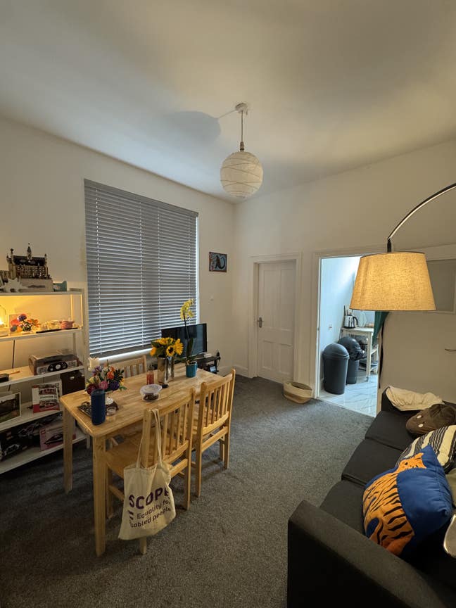 Quiet Queer Flat - 8Min Walk to Oval Tube! Main Photo