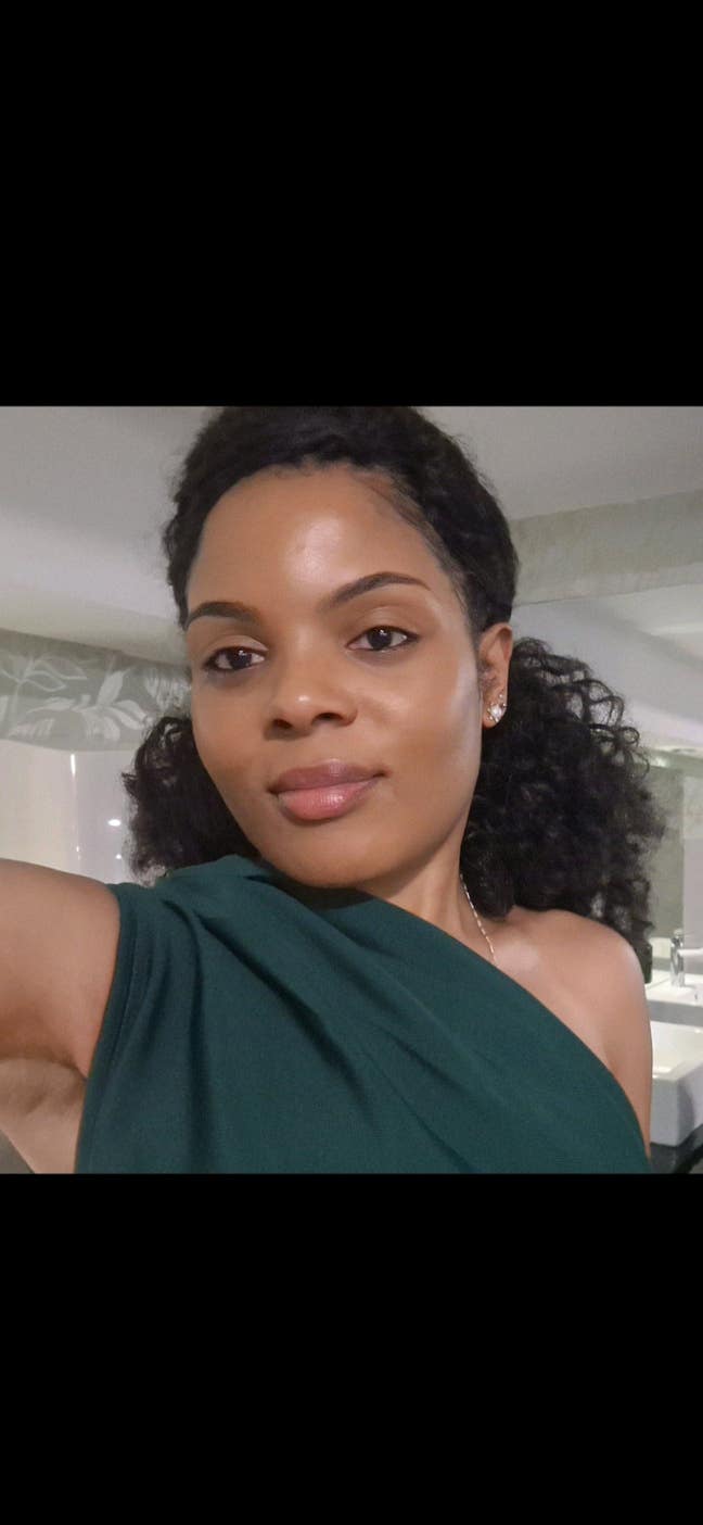 I am a professional female aged 33 looking fo... Main Photo