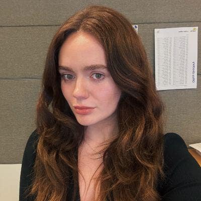 Professional looking for studio/one bed/sharing  Main Photo