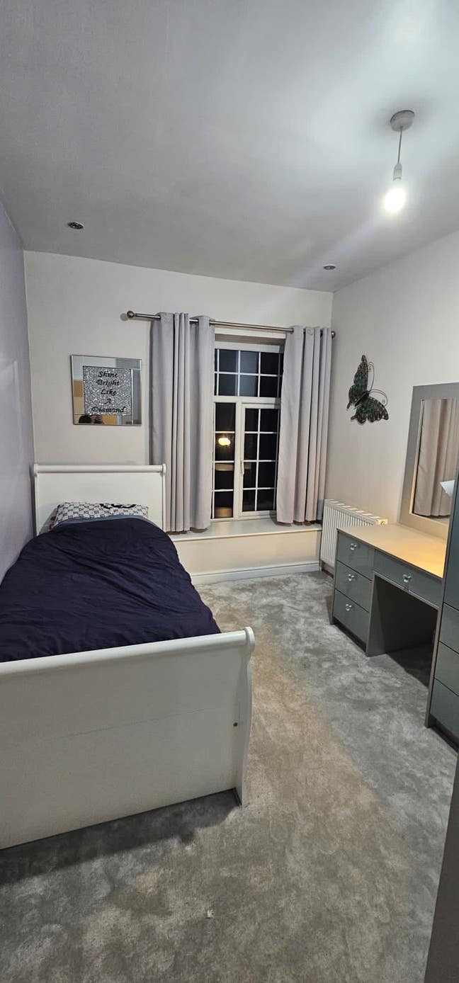 Pro House Share In BL1 Close to Town & Uni Prime  Main Photo