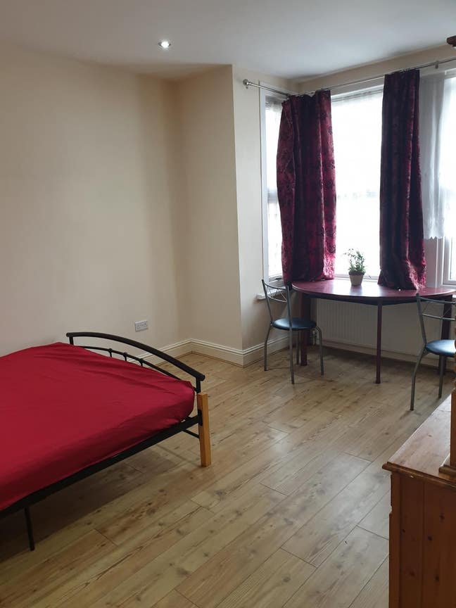 Big Double master bedroom clean and quiet house ,  Main Photo