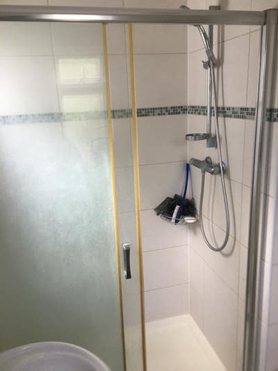 One large bedroom  Main Photo