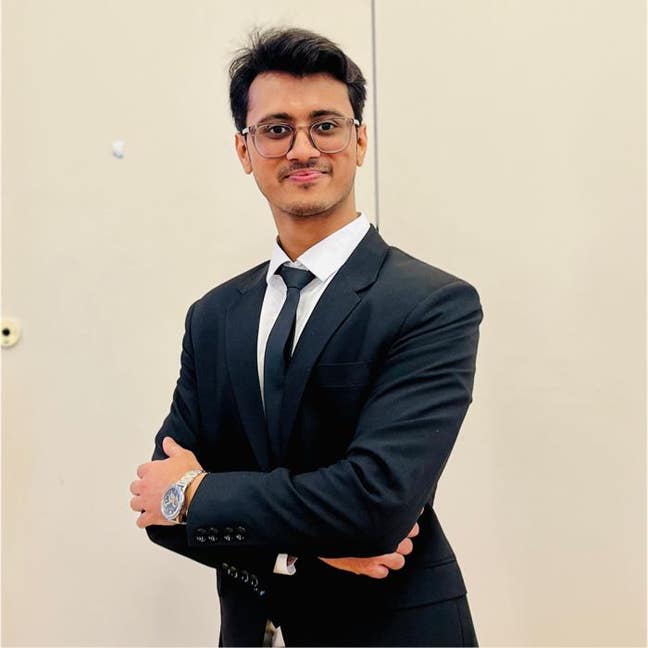 Professional Male seeks a double room Main Photo