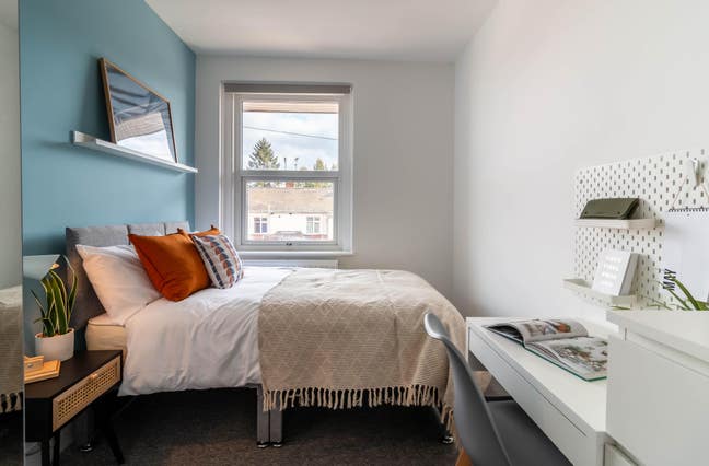 Lovely room becoming available Main Photo