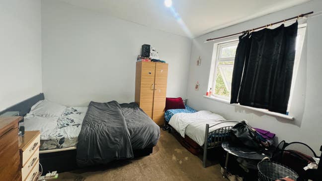 2 bed spaces available Main Photo