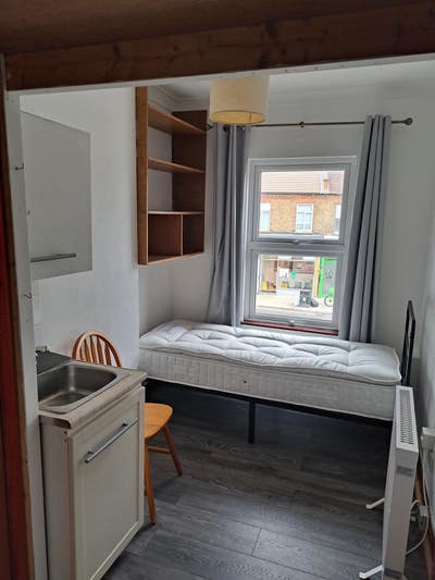 Single Room in Ealing Northfields  Main Photo