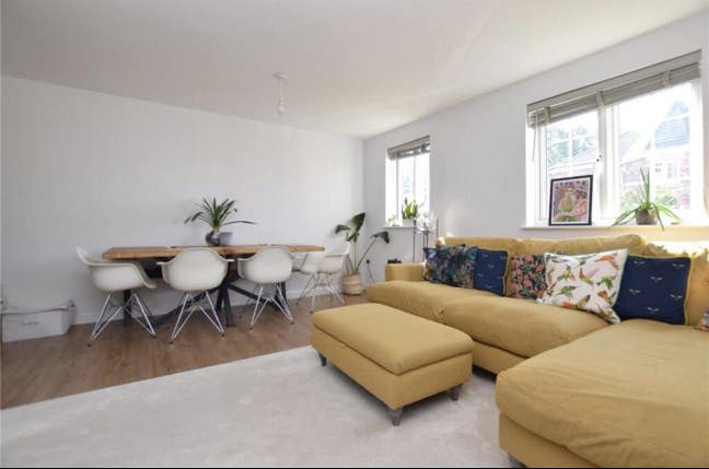 Two rooms available in LS26 Main Photo