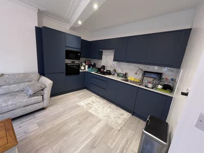 Bright Double Room near Central Finchley  Main Photo