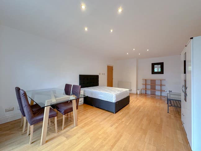 🌸 1 Room - Kensington . Gym . 24H Concierge  Main Photo