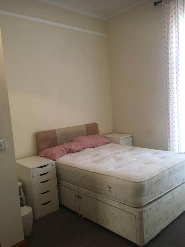 Double room available in ground floor 2 bed flat  Main Photo
