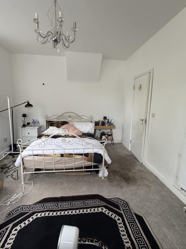 Seat available (MALE)  in sharing room - £400/£500 Main Photo