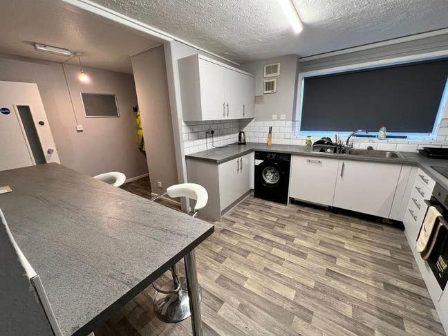Double Room for rent in NN3 Main Photo