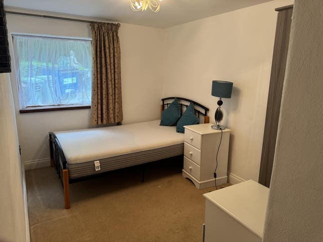 Room to rent with own bathroom in shared house Main Photo