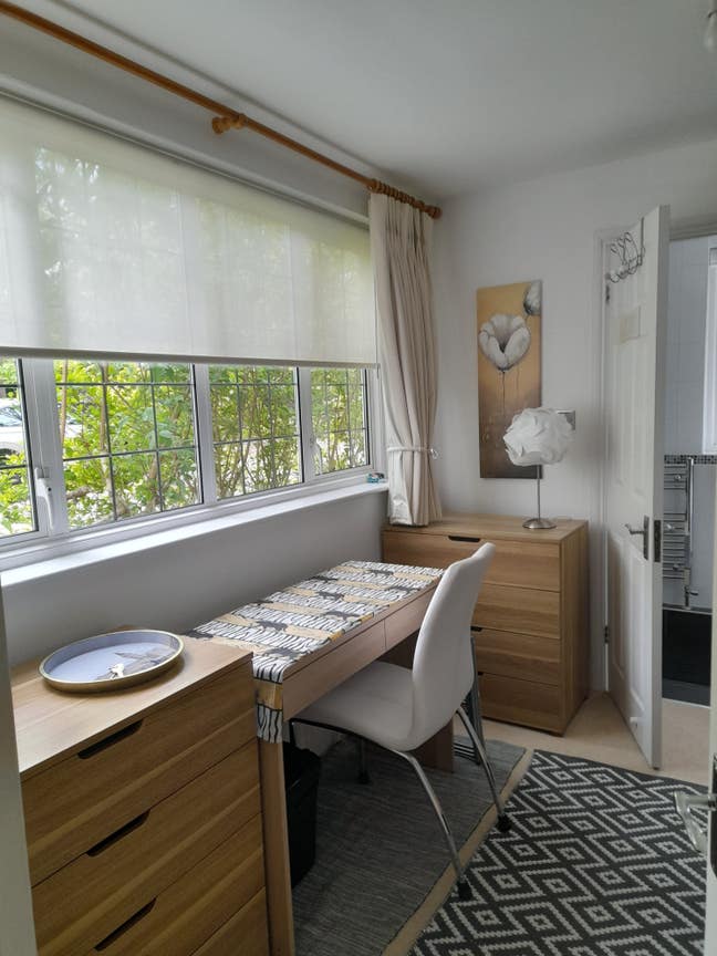 Comfortable room with private ensuite, Northwood  Main Photo