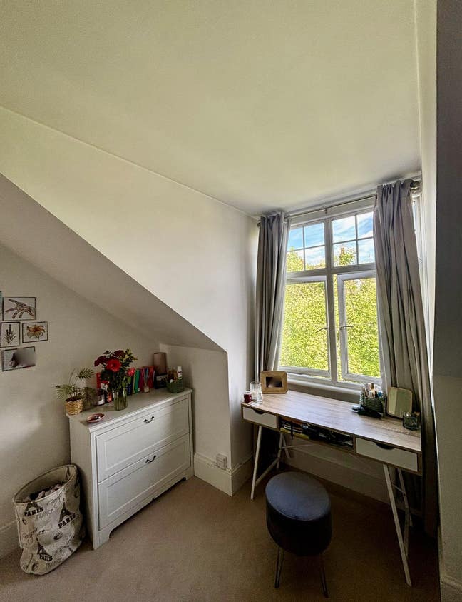 Double room in 2 bed flat mid/late October  Main Photo