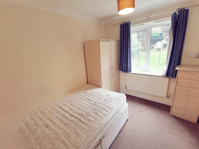 Gorgeous Double room in Attractive House Main Photo