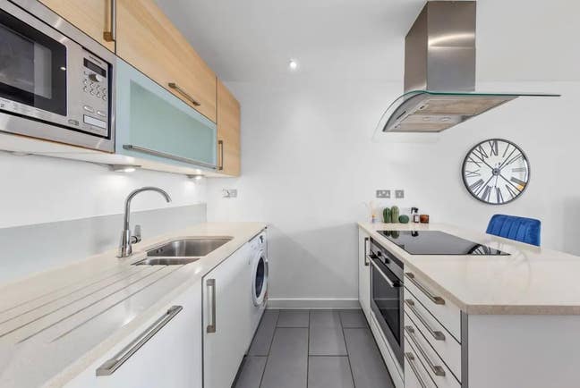 2 Bed 2 Bath Flat Available Main Photo