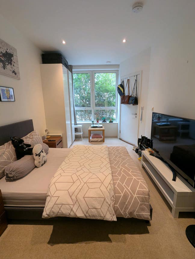 1 double ensuite room for rent! (East Village) Main Photo