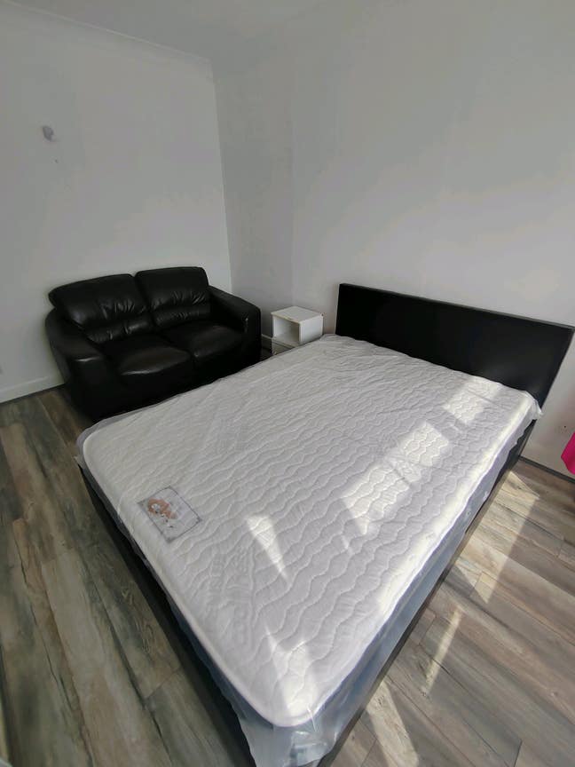 Room for rent  Main Photo