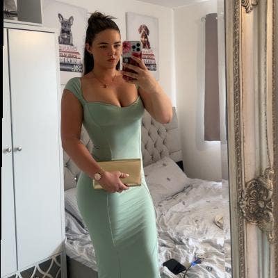 Professional Female seeks a double room Main Photo