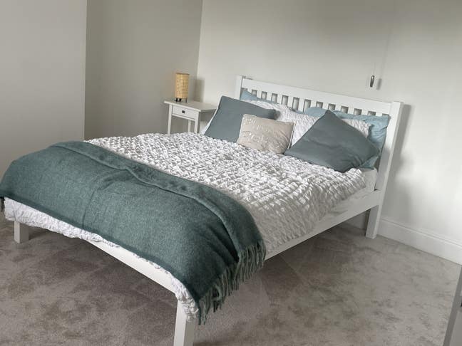 Large double room .  Main Photo