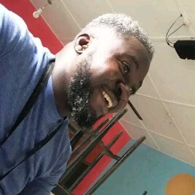 Professional Male seeks a single or double room Main Photo
