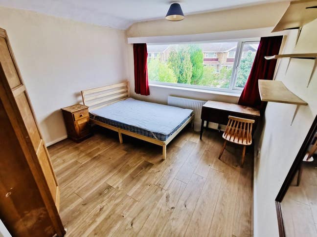Lovely Large Double Bedrooms - ALL BILLS included Main Photo