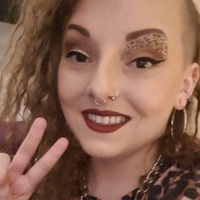 Easy-going professional seeks housemates! Main Photo