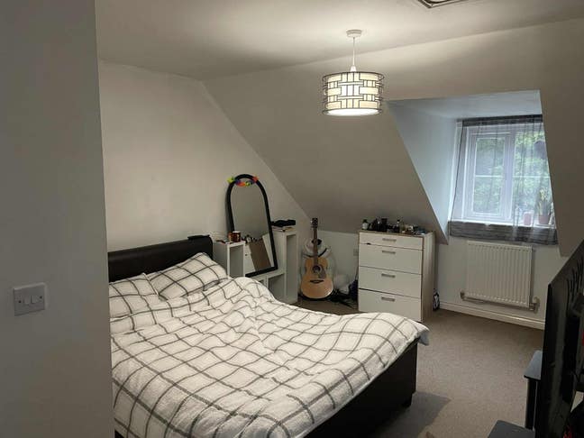Room for Rent – Ensuite, Private Floor Main Photo